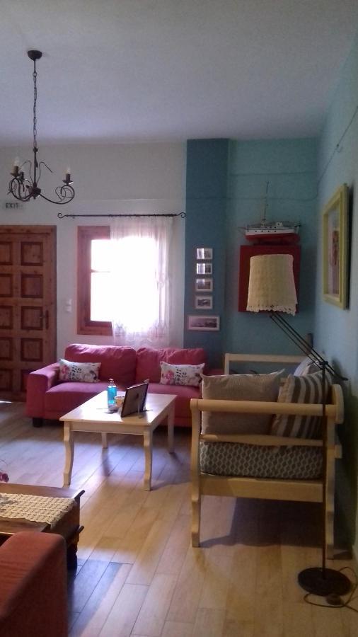 Iliolithos Rooms Kardhamili Bagian luar foto