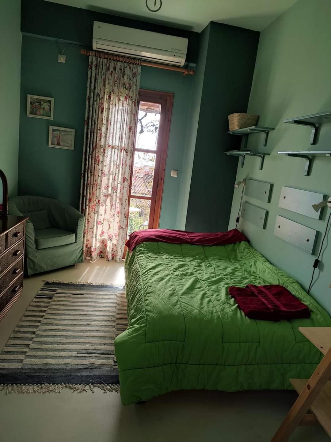 Iliolithos Rooms Kardhamili Bagian luar foto