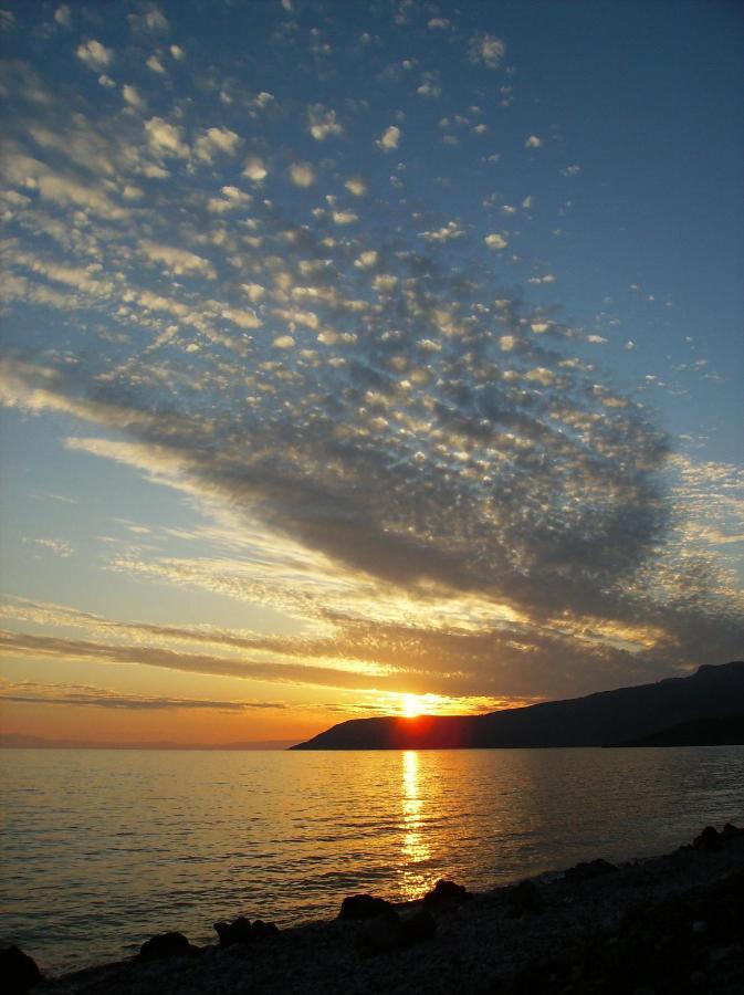 Iliolithos Rooms Kardhamili Bagian luar foto